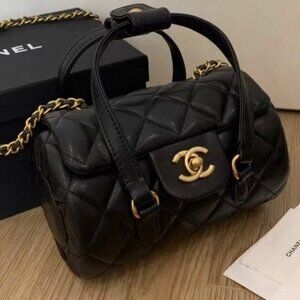 CHANEL BEAUTY Makeup Bag Novelty Black Bowling Shoulder Bag